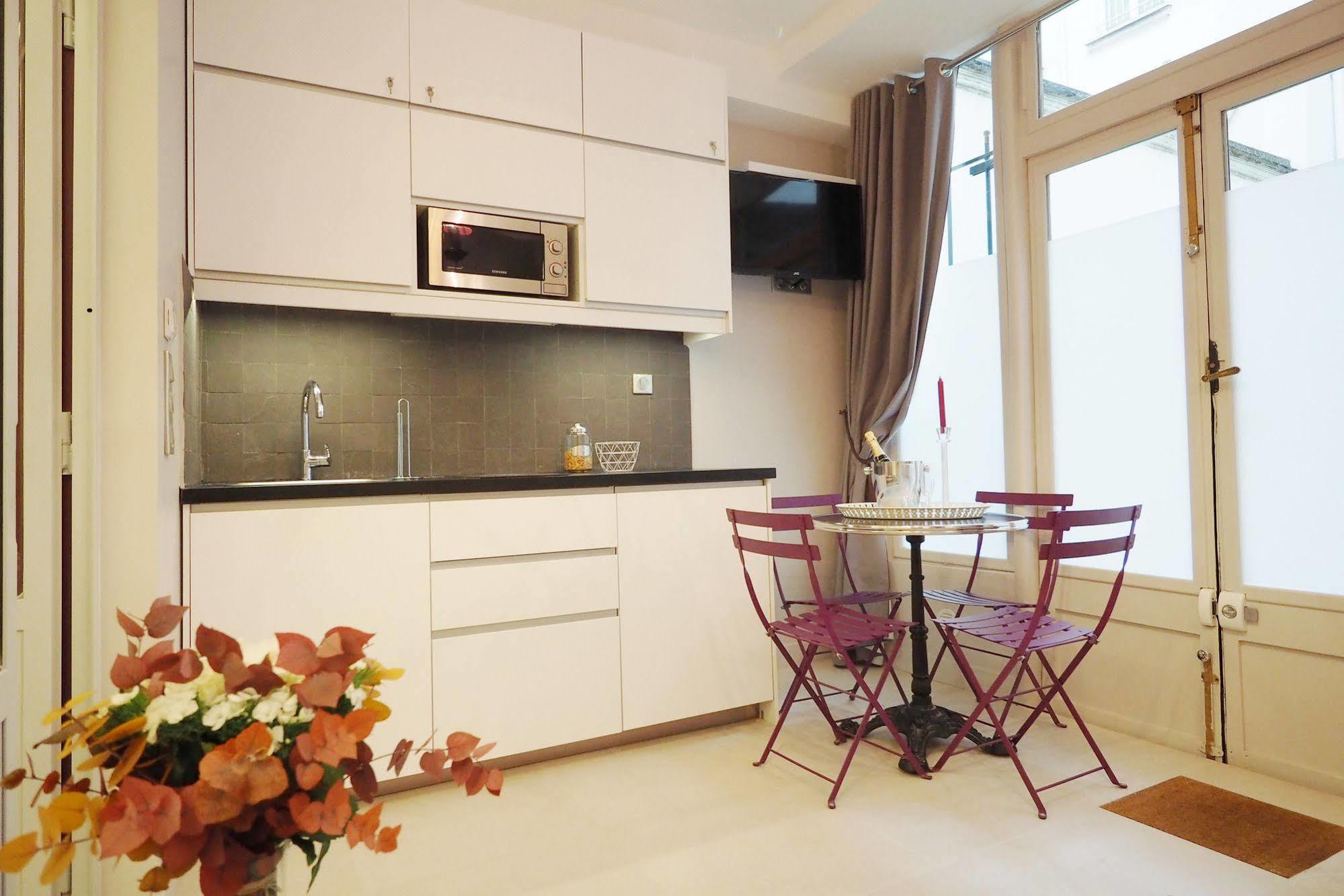 Palais Royal Chicsuites Париж Экстерьер фото
